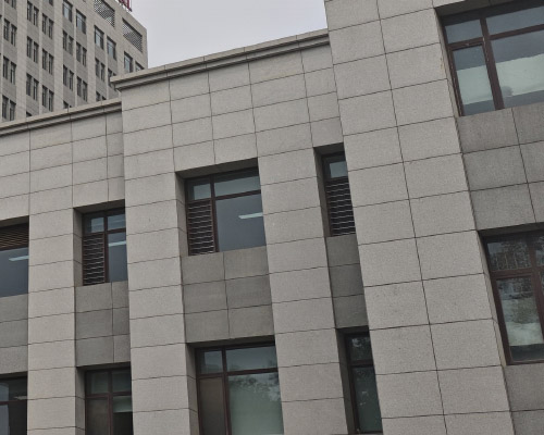 沈陽(yáng)幕墻公司淺談石材幕墻的優(yōu)點(diǎn)有哪些？